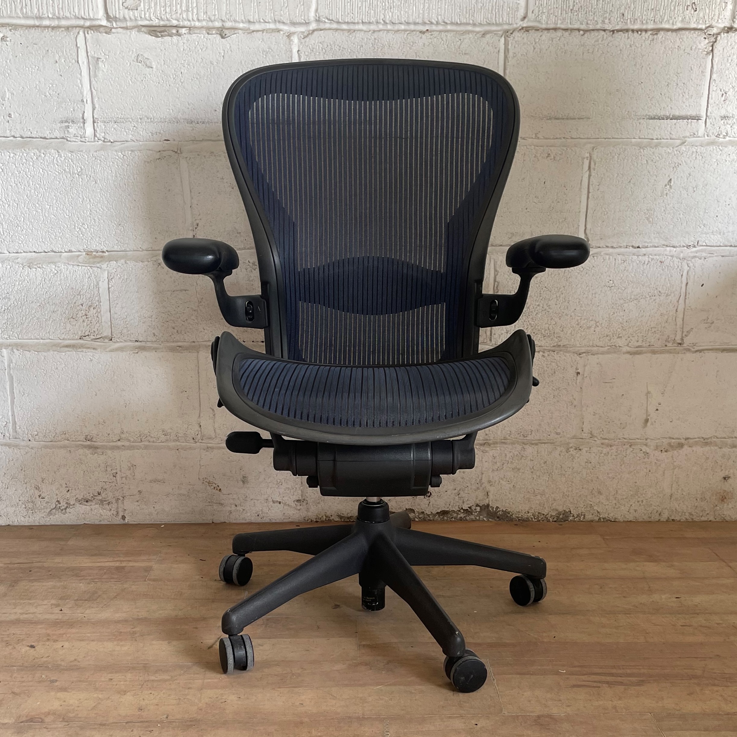 HERMAN MILLER Aeron size C Task Chair | Used Areon Chairs | Allard