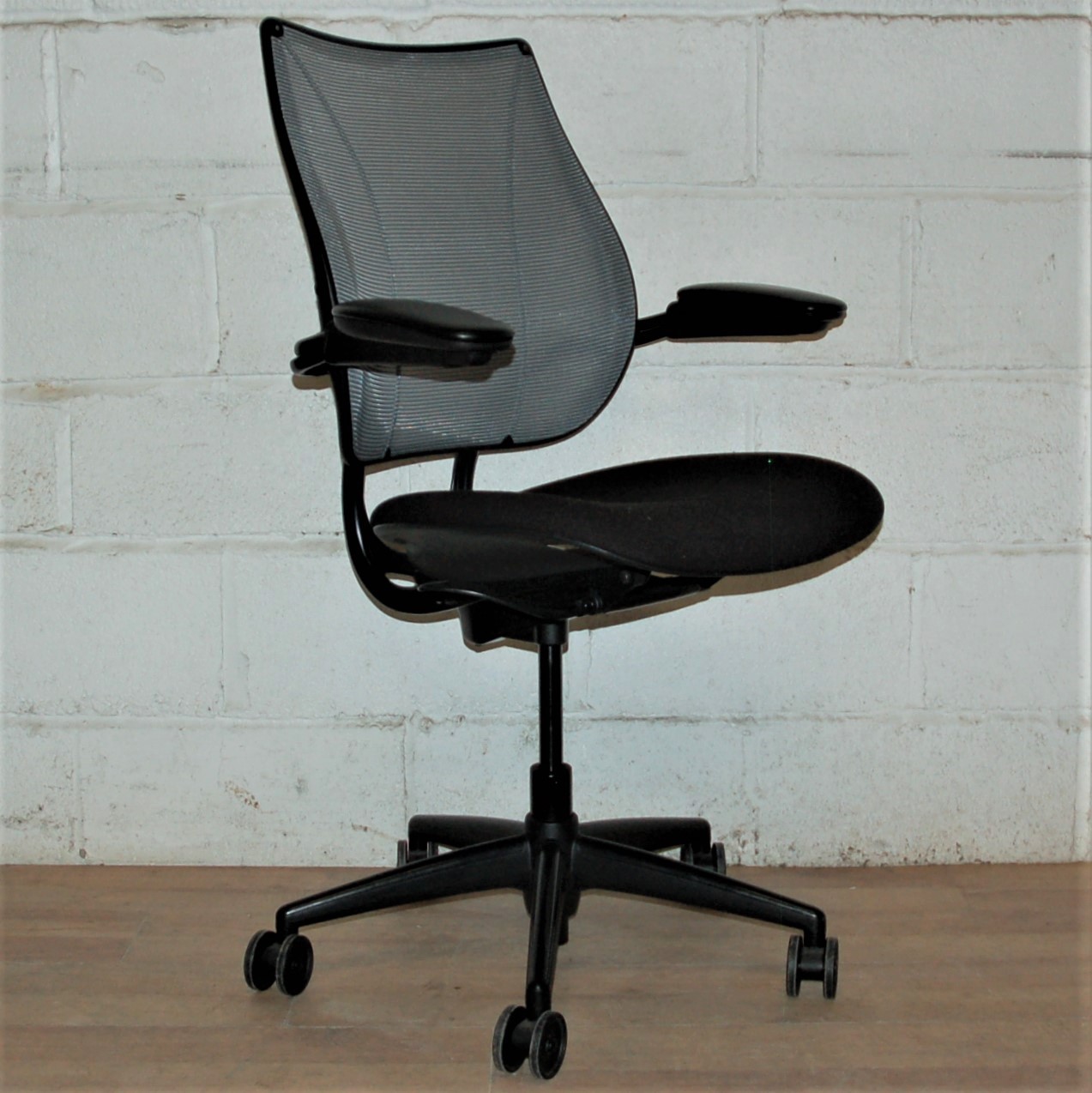 HUMANSCALE Liberty Task Chair Black Silver 2171